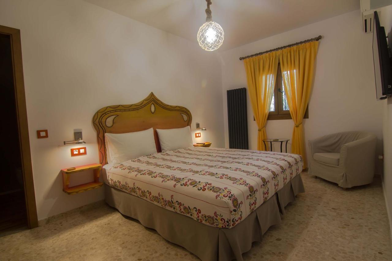 Hostal Casa Arco Iris Los Canos De Meca Dış mekan fotoğraf