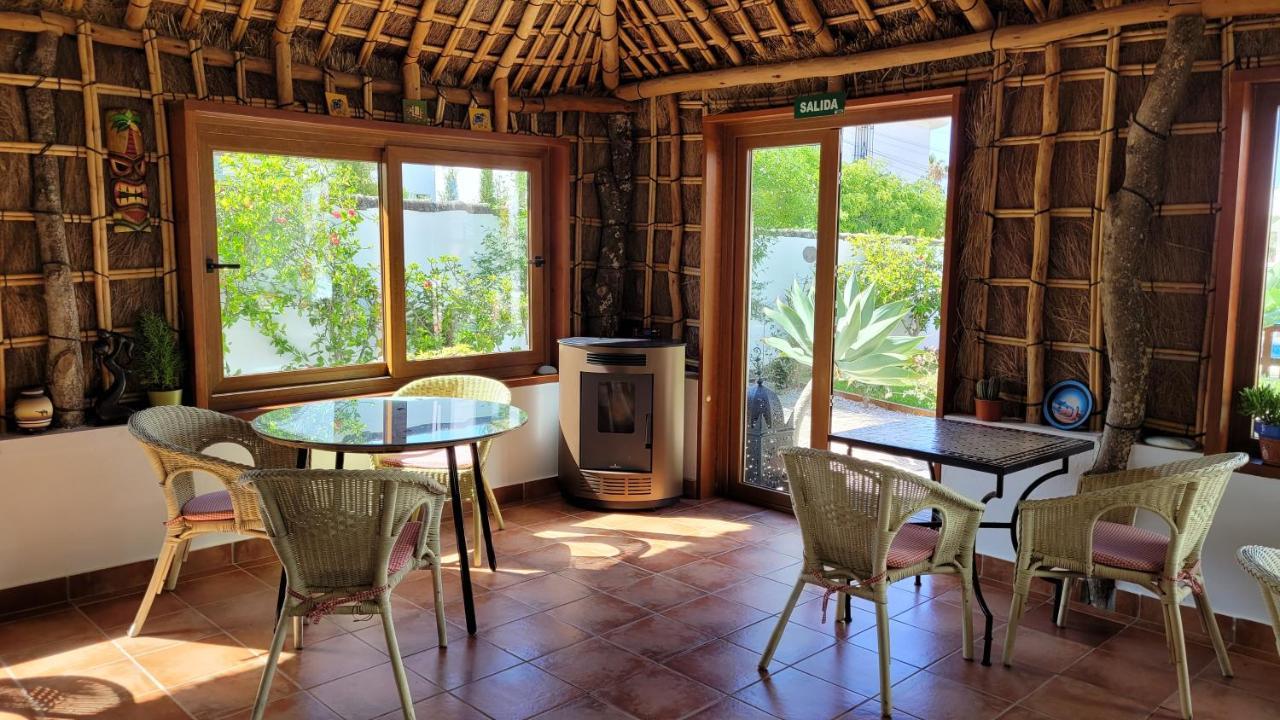 Hostal Casa Arco Iris Los Canos De Meca Dış mekan fotoğraf